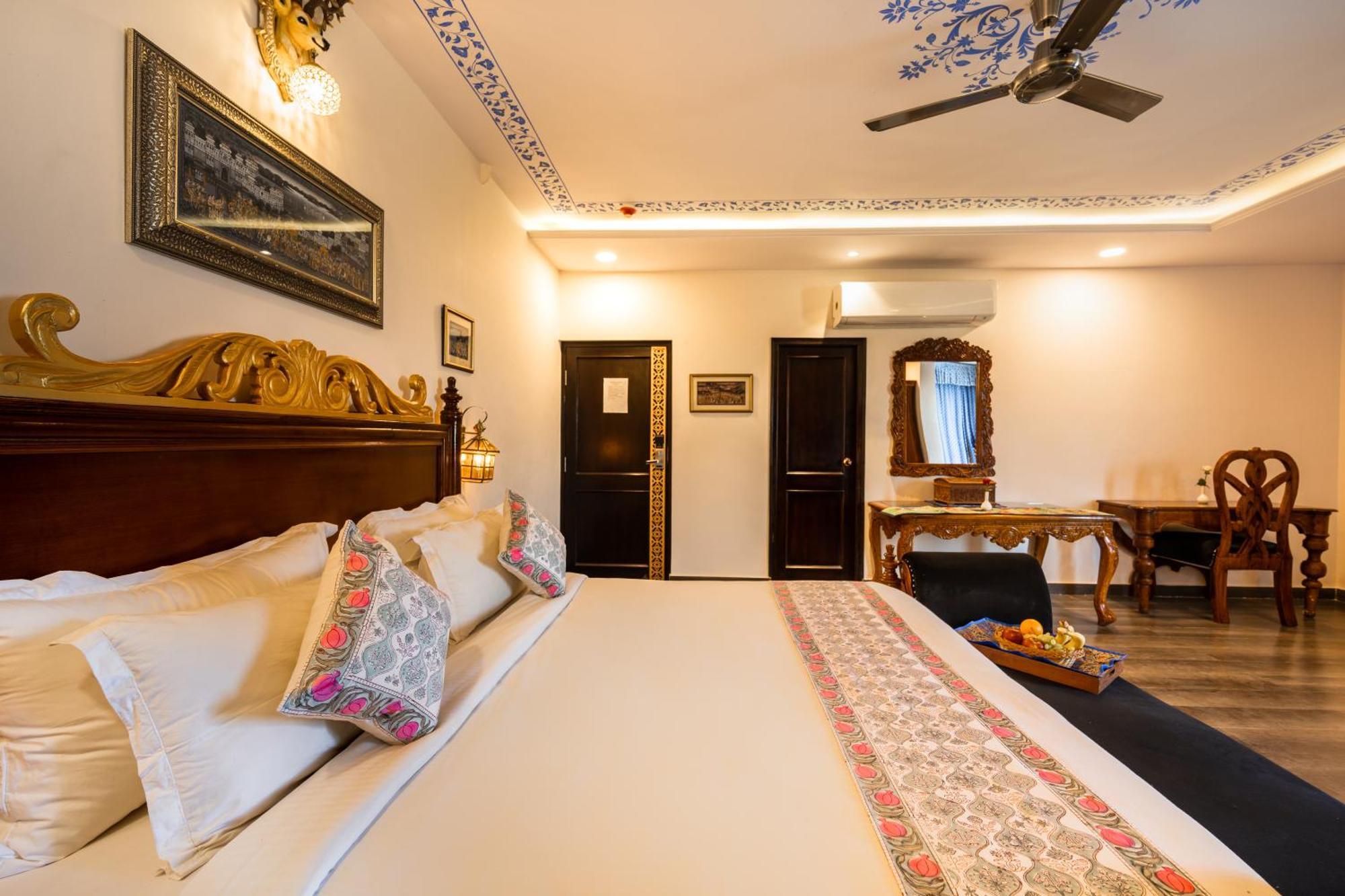 The Chronicles - Near The Pichola Hotel Udaipur