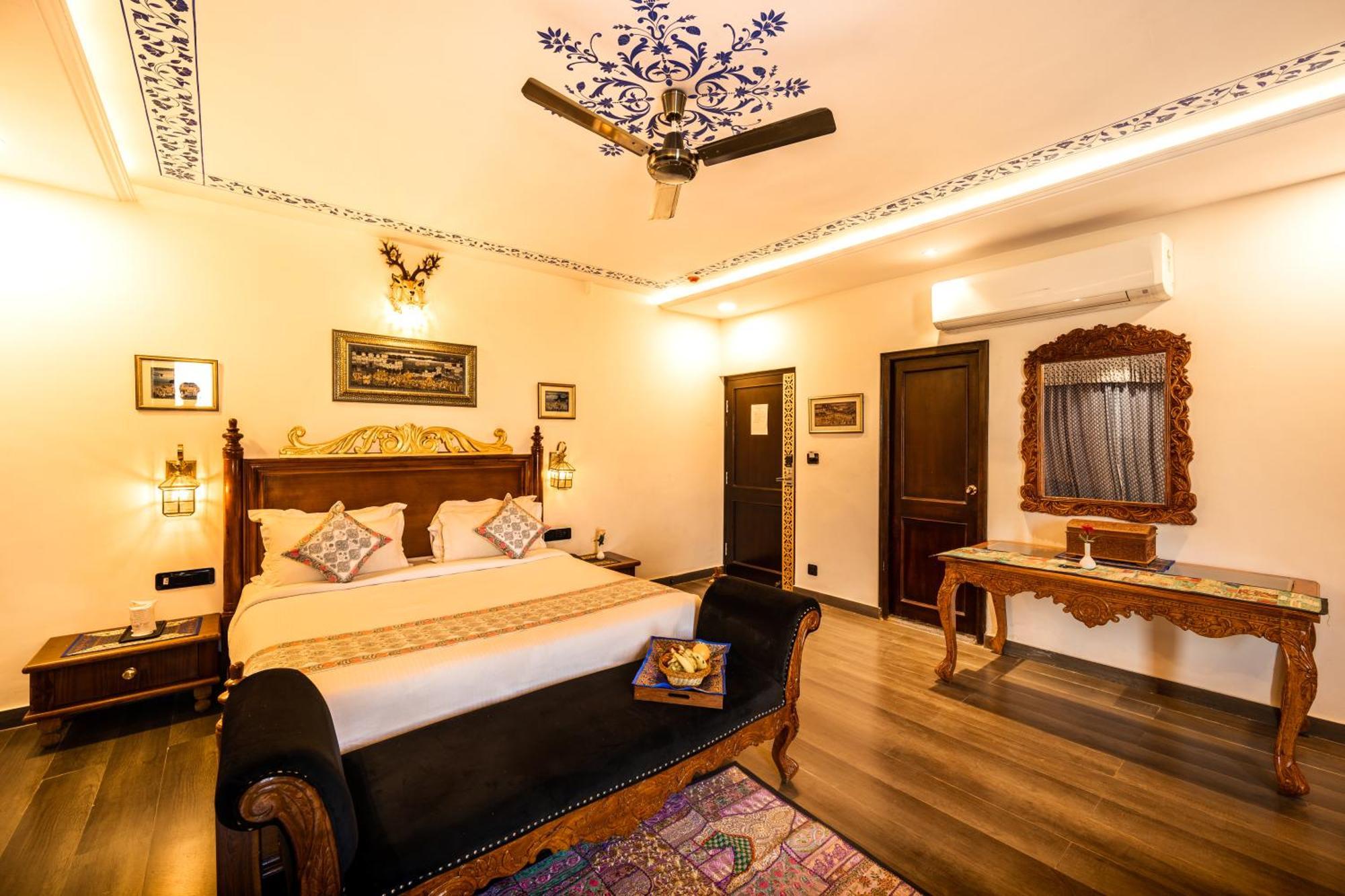 The Chronicles - Near The Pichola Udaipur
